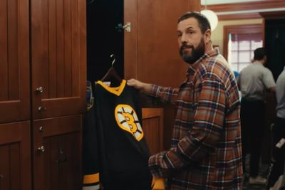 An exact replica of the Happy Gilmore 2 hockey stick putter is up for sale