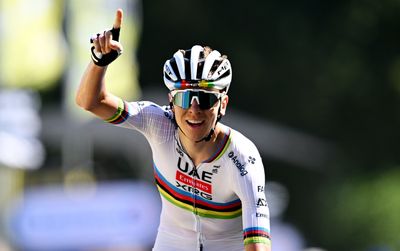 Tadej Pogačar sprints to victory on Tour de France stage 7 in Mûr-de-Bretagne and retakes yellow jersey