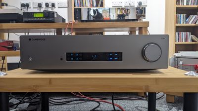 Cambridge Audio CXA81 MKII
