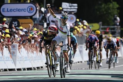 Tour de France 2025: Pogacar beats Vingegaard to stage seven win and regains yellow jersey