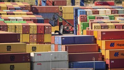 Trump says EU, Mexico to face 30 percent tariff from August 1