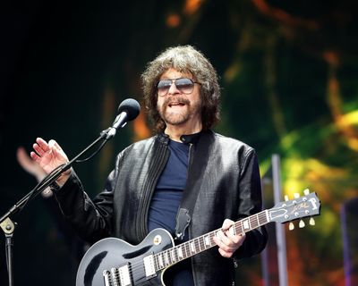 Jeff Lynne cancels final live show over health concerns