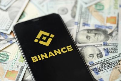 Trump's Crypto Firm Allegedly Received Covert Aid From Binance Before Founder's Pardon Plea