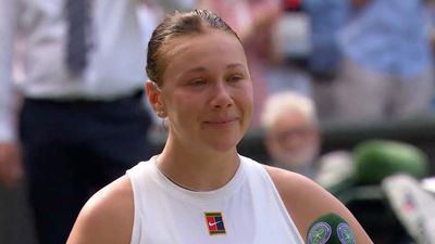 Amanda Anisimova Gives a Classy Shout Out to Iga Swiatek After Wimbledon Final