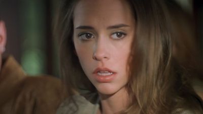 How Jennifer Love Hewitt's Julie Is In The I Know What You Did Last Summer Remake After What Happened In The Original's Sequel, According To The Writer