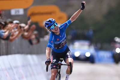 Giro d'Italia Women stage 7: Elisa Longo Borghini seizes race lead as Sarah Gigante solos to victory on Monte Nerone
