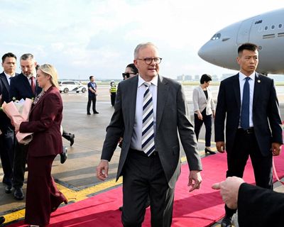 Australia news live: PM says his government ‘support the status quo’ for Taiwan – as it happened