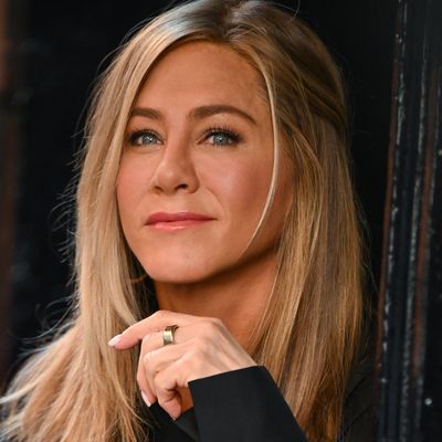 Jennifer Aniston Is "Really Into" Her New Hypnotist Boyfriend, as the "Super Private" Couple Vacations With Famous Friends