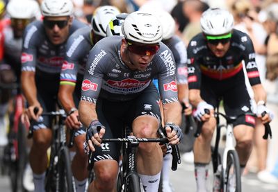 Tour de France sprint defeat on stage 8 means different things for Kaden Groves and Tim Merlier