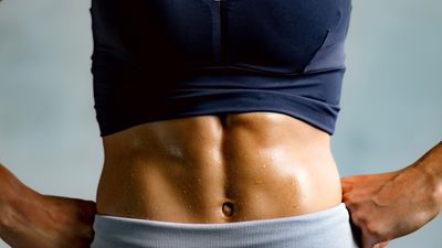 I tried this 3-move ab workout loved by Miranda Kerr and Candice Swanepoel for a month — here's what happened to my body