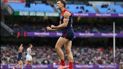 Goodwin backs in-form Melksham for new Demons deal