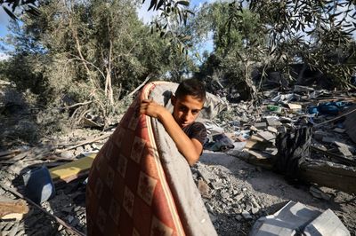 Gaza Civil Defence Says Israeli Strikes Kill Over 30 As Truce Talks Deadlocked