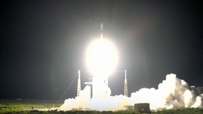 SpaceX launches mystery satellite to geostationary transfer orbit (video)