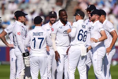 England hoping to give fans more to shout about on final day, says Trescothick