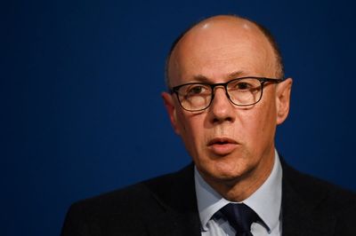 Retiring NHS England boss says cancer treatment on ‘cusp of golden era’