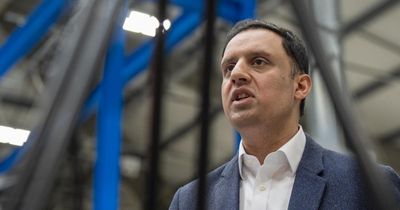 Anas Sarwar 'hypocrisy' row as Labour council orders no busses from Alexander Dennis
