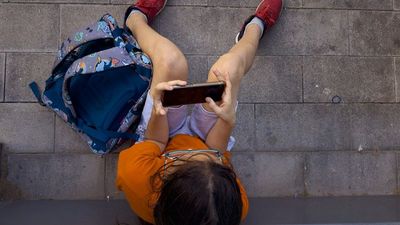 Online platforms get further EU guidance on how to protect minors