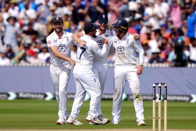 England’s clash with India heading for nerve-shredding conclusion