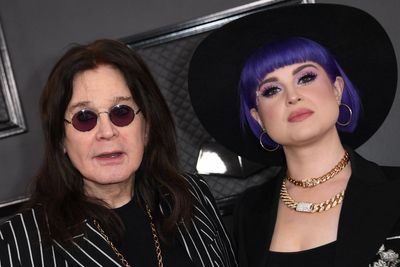 Kelly Osbourne slams rumors about dad Ozzy’s health after Parkinson’s diagnosis