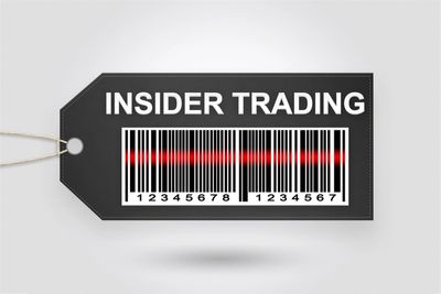 Insider Selling Hits Market Leaders—Should You Be Worried?