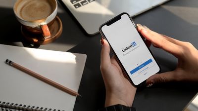 As the Job Market Tightens, 1 Hidden LinkedIn Feature Could Make You a No. 1 Candidate