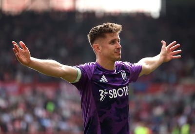 Tom Cairney: Fulham captain signs one-year contract extension