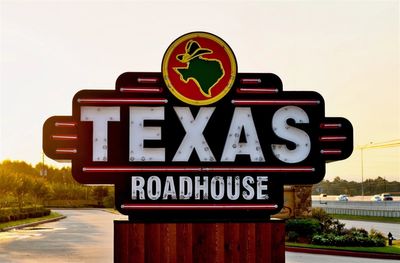 How Texas Roadhouse Is Winning in a Changing Consumer Market