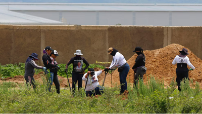Volunteer Group in Jalisco Uncovers Clandestine Grave With More Than 30 Possible Victims