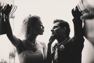 10 Marriage Myths That Financial Experts Say to Forget