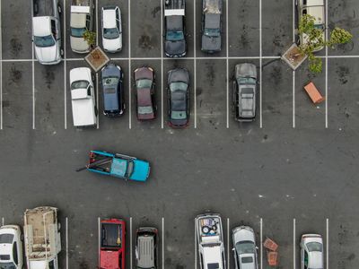 9 Everyday Parking Mistakes That Can Destroy Your Vehicle