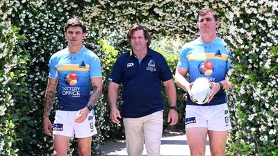 'It's not nice': star Titan backs under siege coach