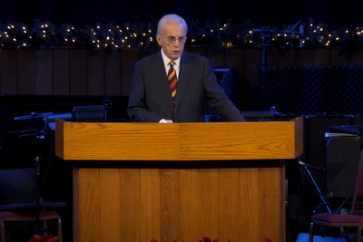 Firebrand evangelical pastor John MacArthur dies at 86