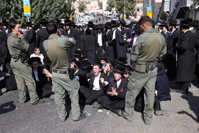 Israeli ultra-Orthodox party quits Netanyahu government over conscription