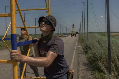 Ukraine Covers Frontline Roads With Anti-drone Nets