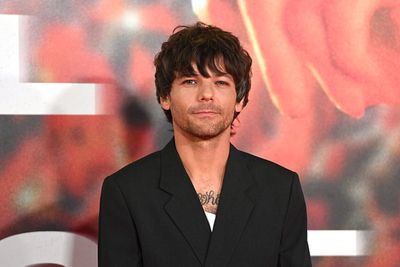 Louis Tomlinson calls out ‘conspiracy chat’ about his personal life