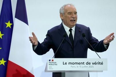 Tackling Debt 'Curse', France Wants To Slash Holidays