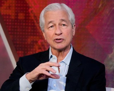JP Morgan chief defends independence of Fed chair amid Trump attacks