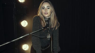 Suki Waterhouse Revealed She Got A Hernia From Wearing Tight Pants, And I Have So Many Questions