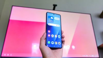 I just tried the new Samsung DeX on the Galaxy Z Flip 7 to replace my laptop — here's the good and the bad