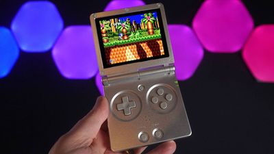 I miss when handhelds and phones had flip screens, so I'm eyeing up this Game Boy Advance SP dupe at its lowest price