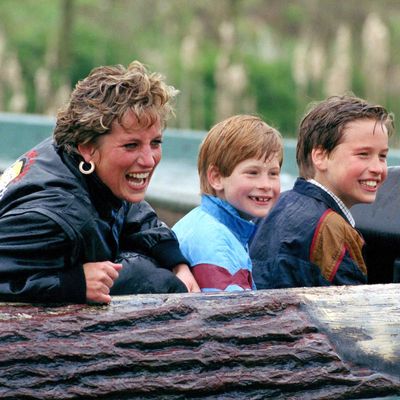 Exclusive: Princess Diana's Former Butler Says She "Willingly Gave Up" Harry and William in the Summer for Heartbreaking Reason