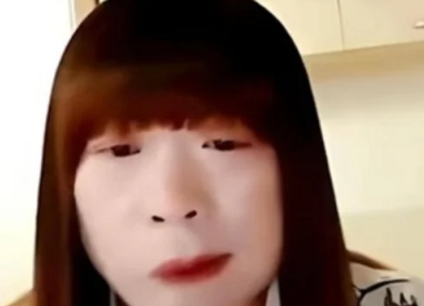 cross dressing red uncle The tale of a middle-aged Chinese man, or 'uncle,' who disguised himself as  a woman to secretly film and share videos of his hookups with more than  1,000 men, shook China's social