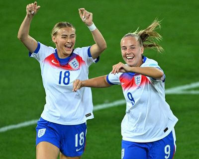 Kelly backs England’s ‘positive clique’ of finishers to deliver against Sweden