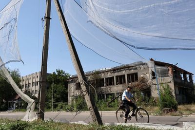 Russia launches new attacks on Ukraine with the countdown to a US peace deadline underway