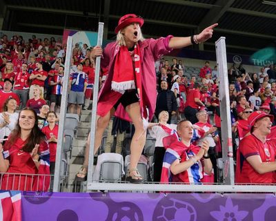 Women’s Euro 2025: countdown to Norway v Italy as quarter-finals begin – as it happened