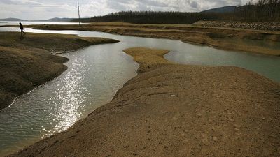 Athens' reservoirs approach historic lows as water supplies face intense pressure, study shows