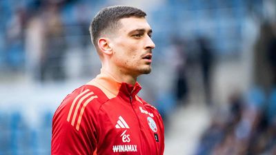 Chelsea Secure Major Profit on Premier League Goalkeeper Sale