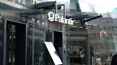 Palantir Stock Wins Mizuho Rating Upgrade To Neutral But Valuation Still An Issue