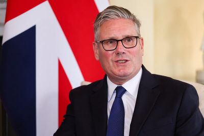 Starmer suspends rebellious MPs