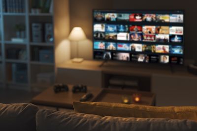 6 Psychological Tricks Built Into Your Streaming Apps